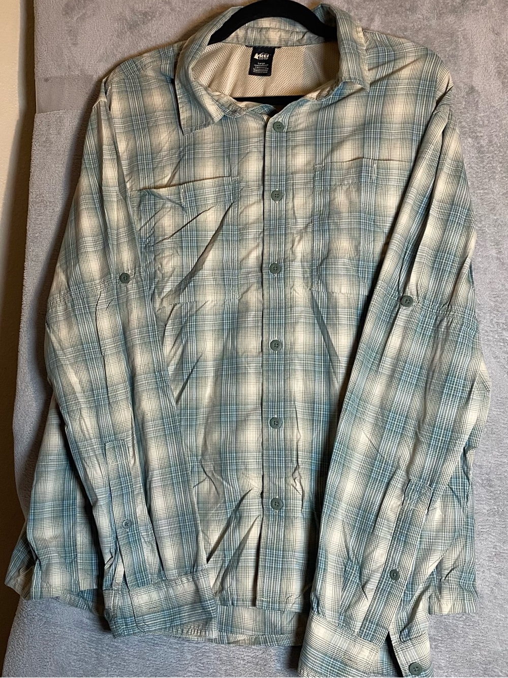 REI Lightweight‎ Plaid Button-Up Shirt - Pale Green & Cream size large outdoor